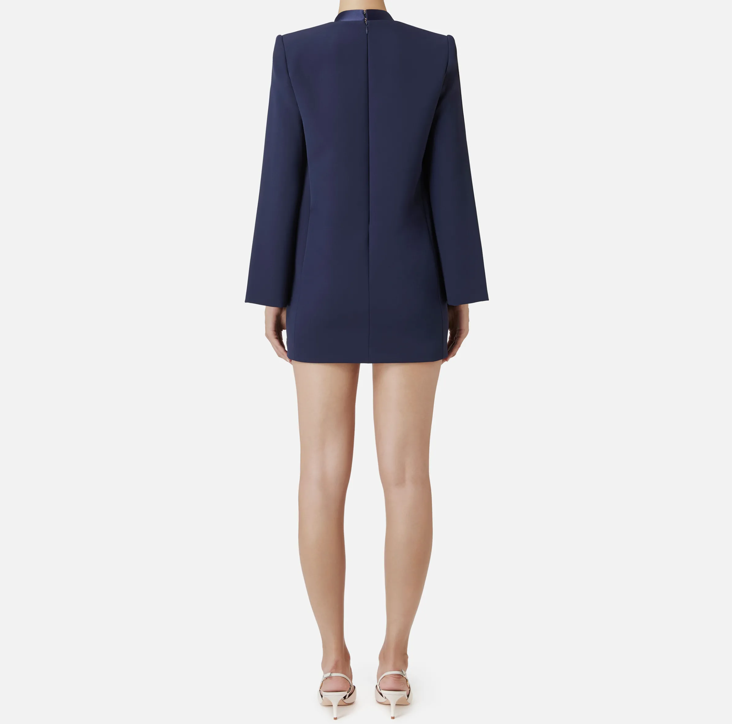 Abito boxy in crêpe con revers in raso