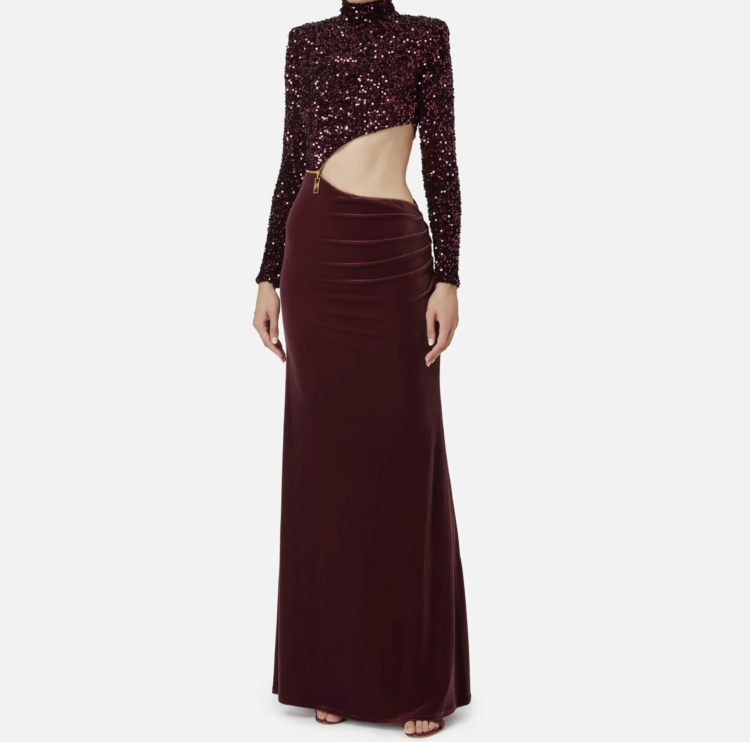 Abito red carpet in ciniglia ricamata con pailettes con cut-out