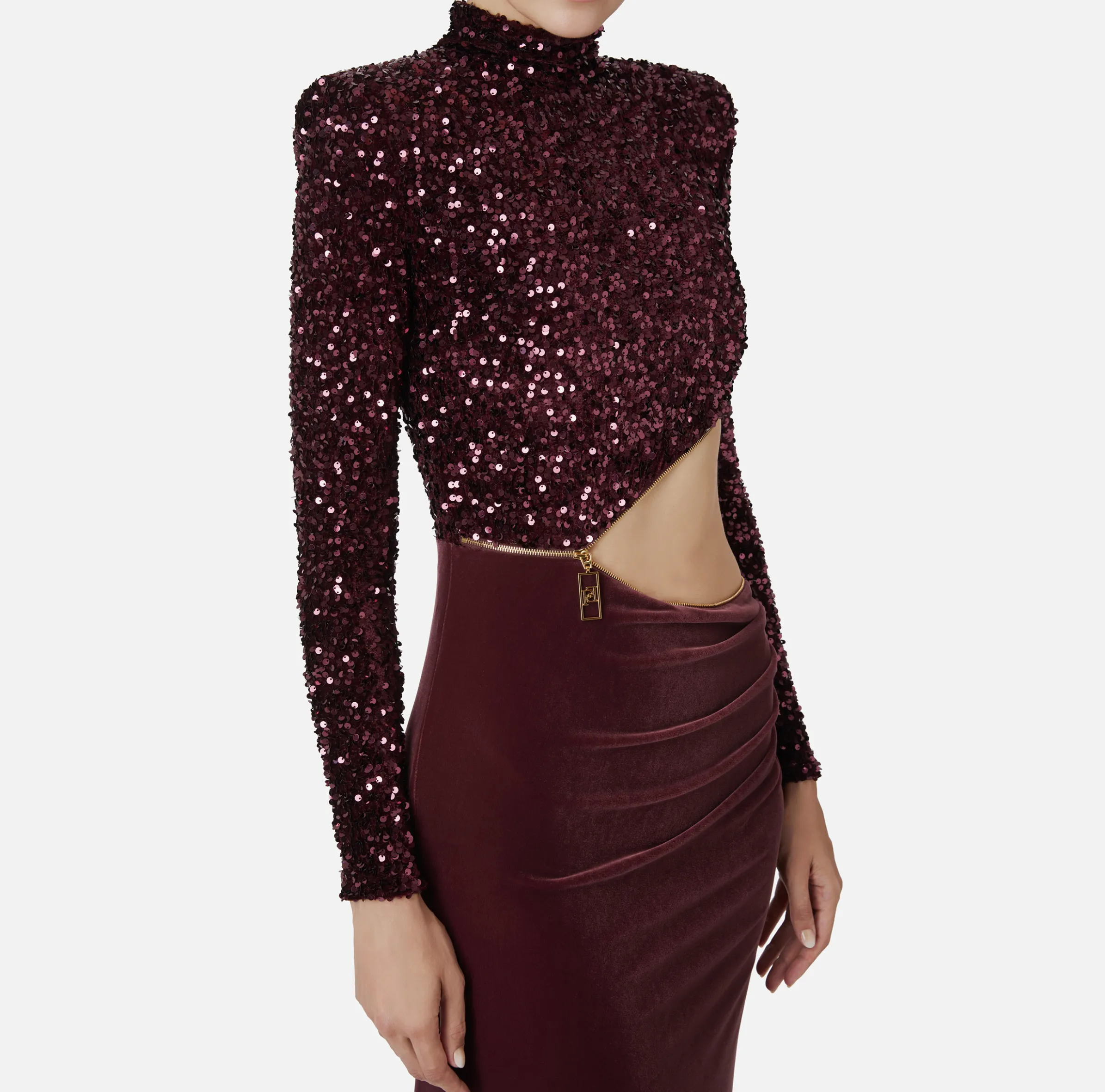 Abito red carpet in ciniglia ricamata con pailettes con cut-out