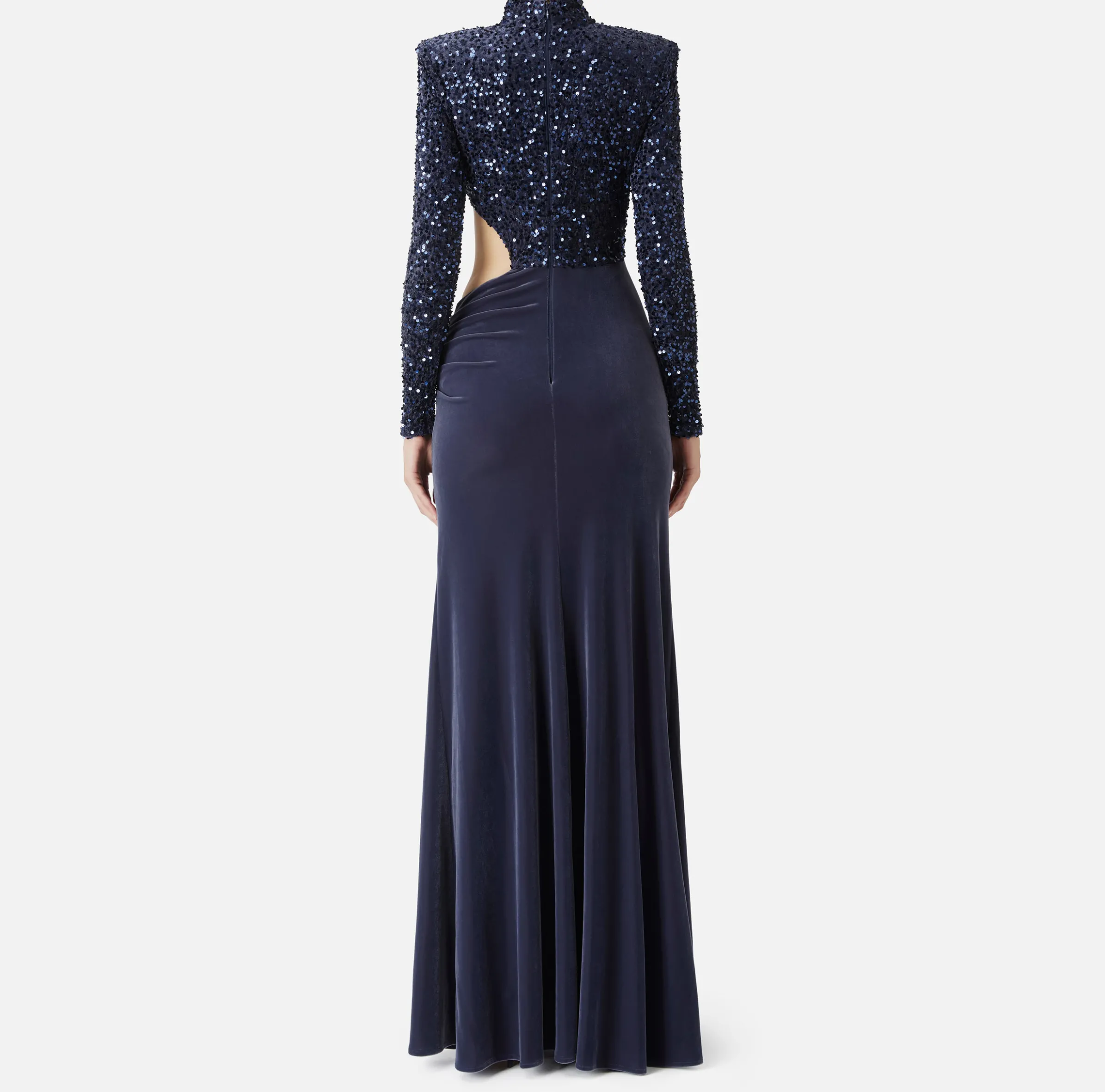 Abito red carpet in ciniglia ricamata con pailettes con cut-out