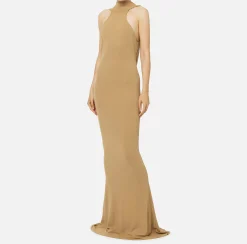 Abito red carpet in jersey con collana sulla schiena