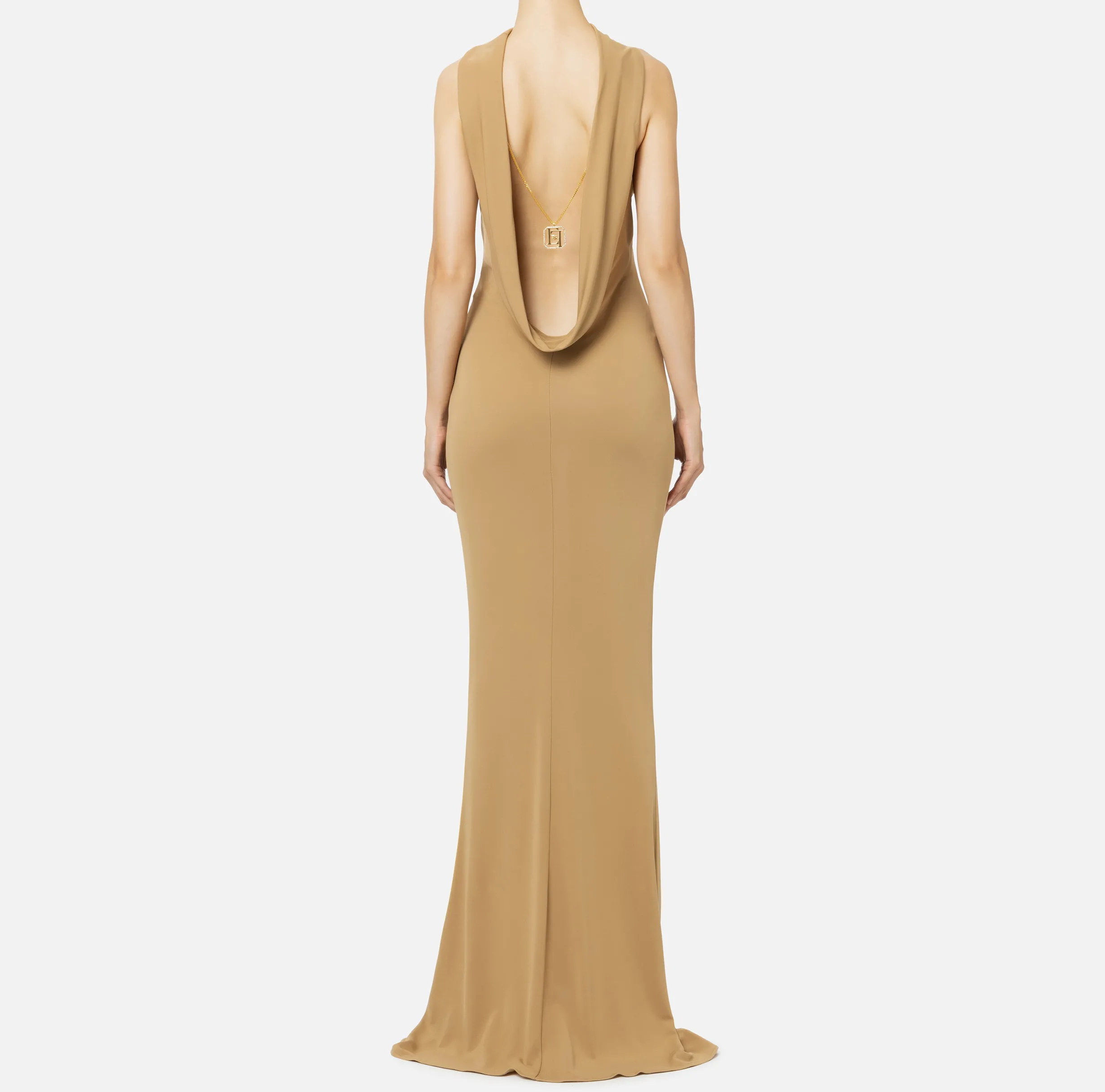 Abito red carpet in jersey con collana sulla schiena