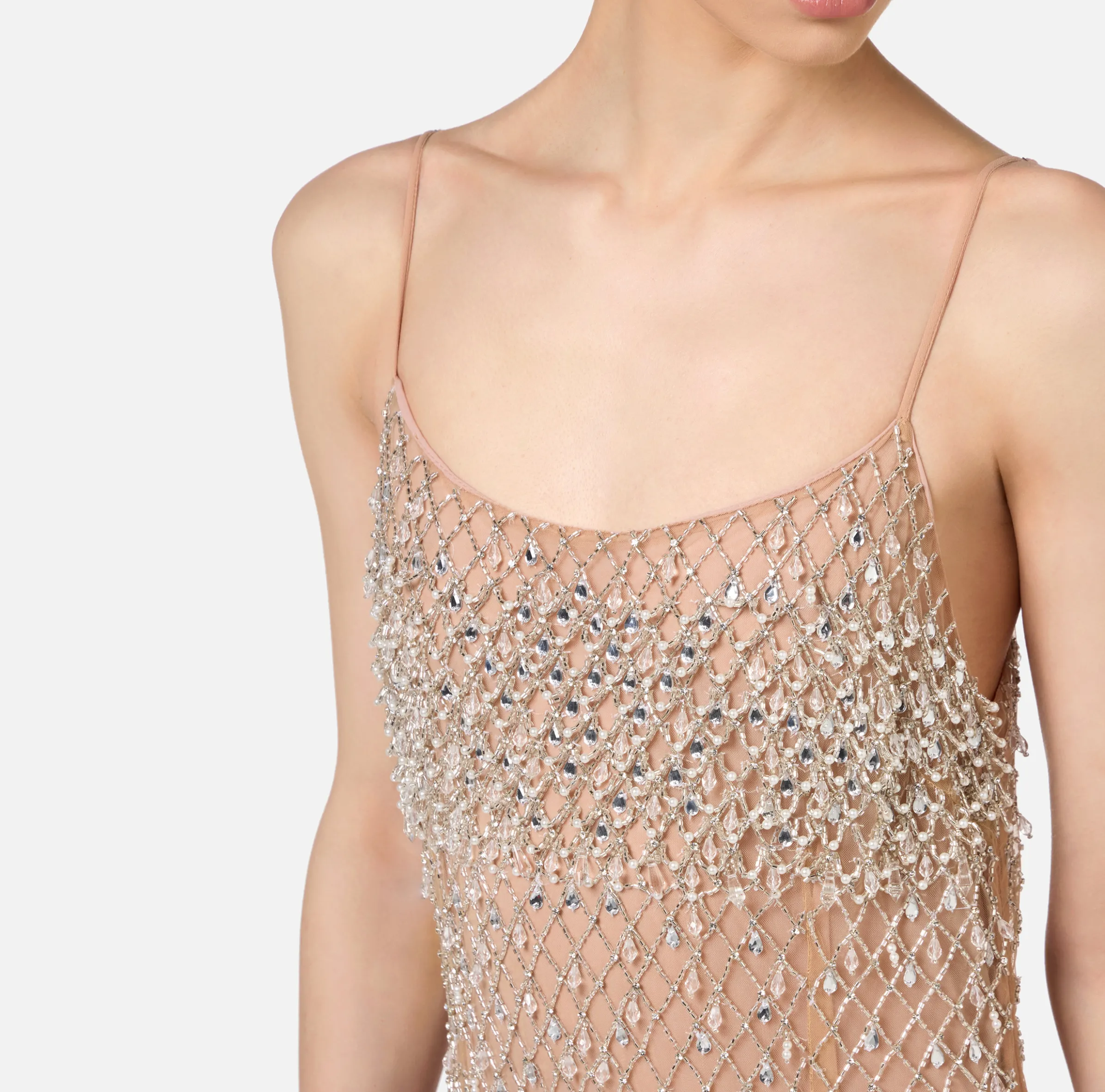 Abito red carpet in tulle ricamato con paillettes disegno losanga