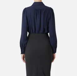 Blusa in georgette con charms collana