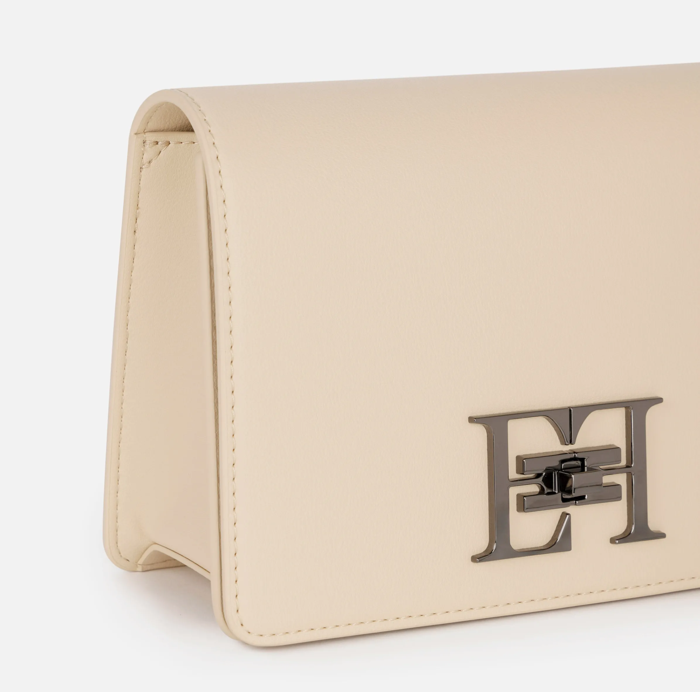 Borsa a tracolla con girello logo in metallo