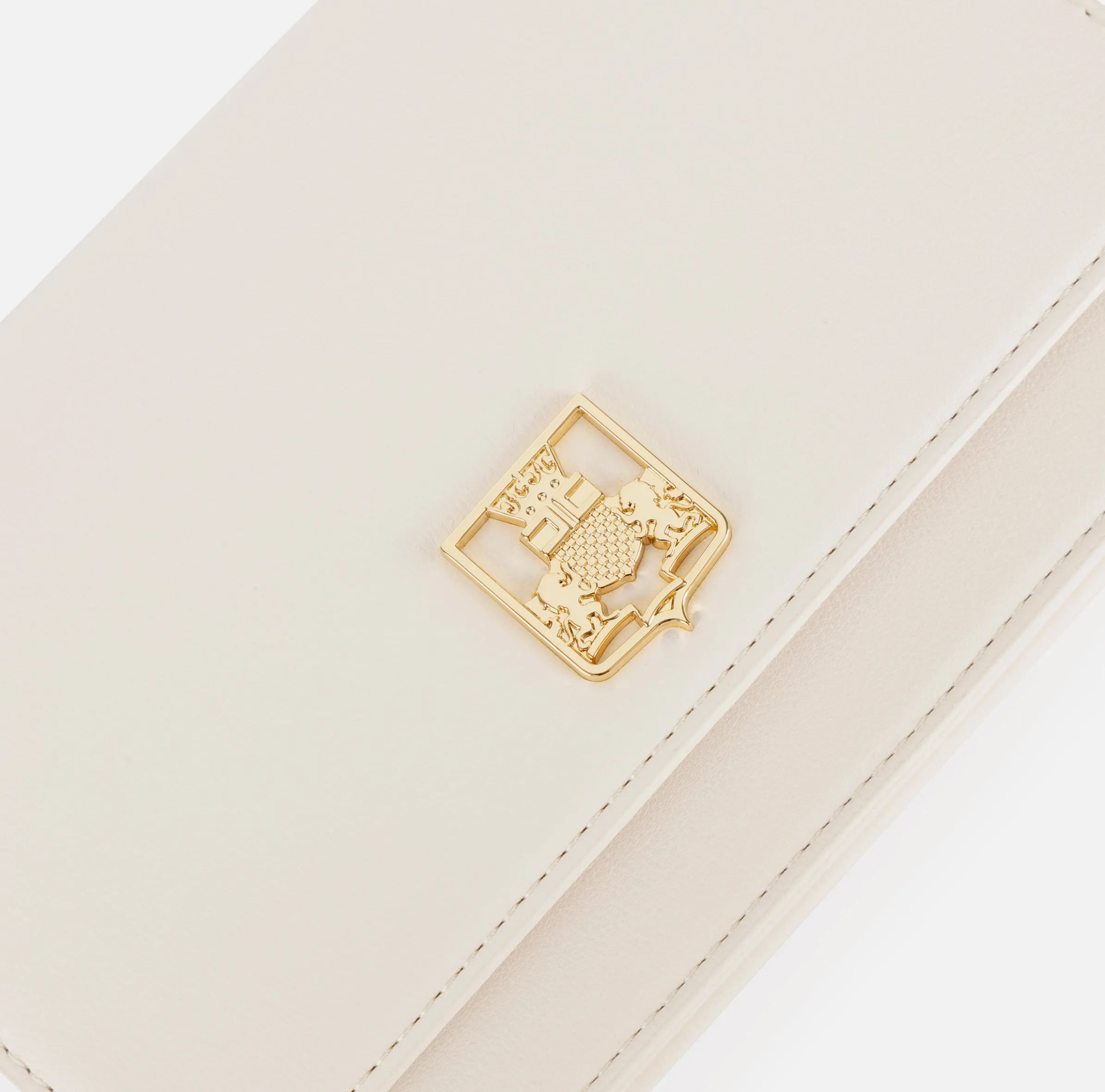 Borsa a tracolla in materiale sintetico con placca logo