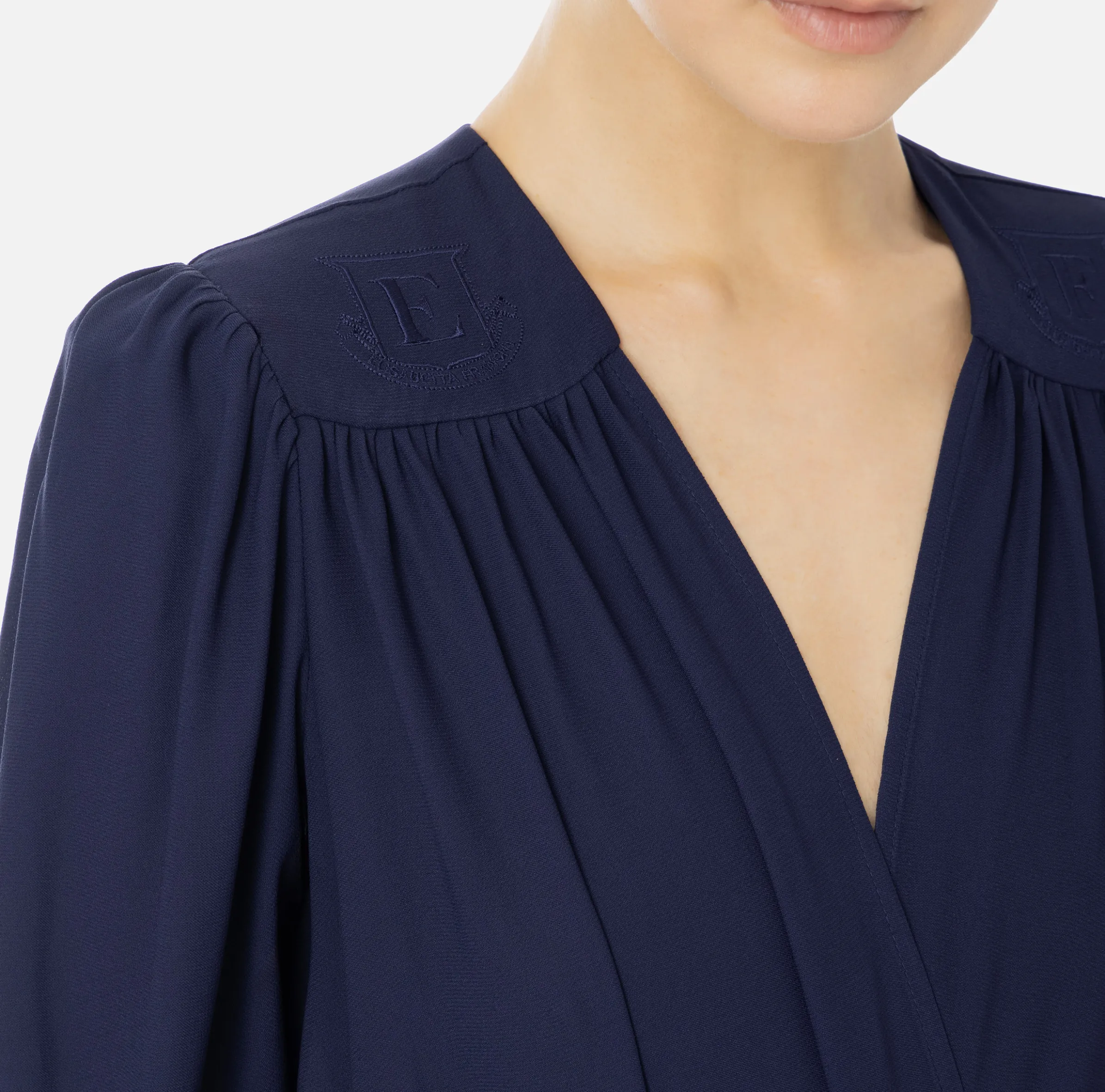 Camicia body in georgette con ricamo su spalle