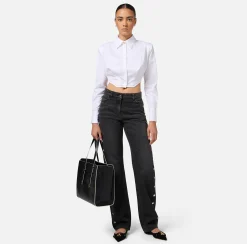 Camicia cropped in popeline a righe con fondo asimmetrico