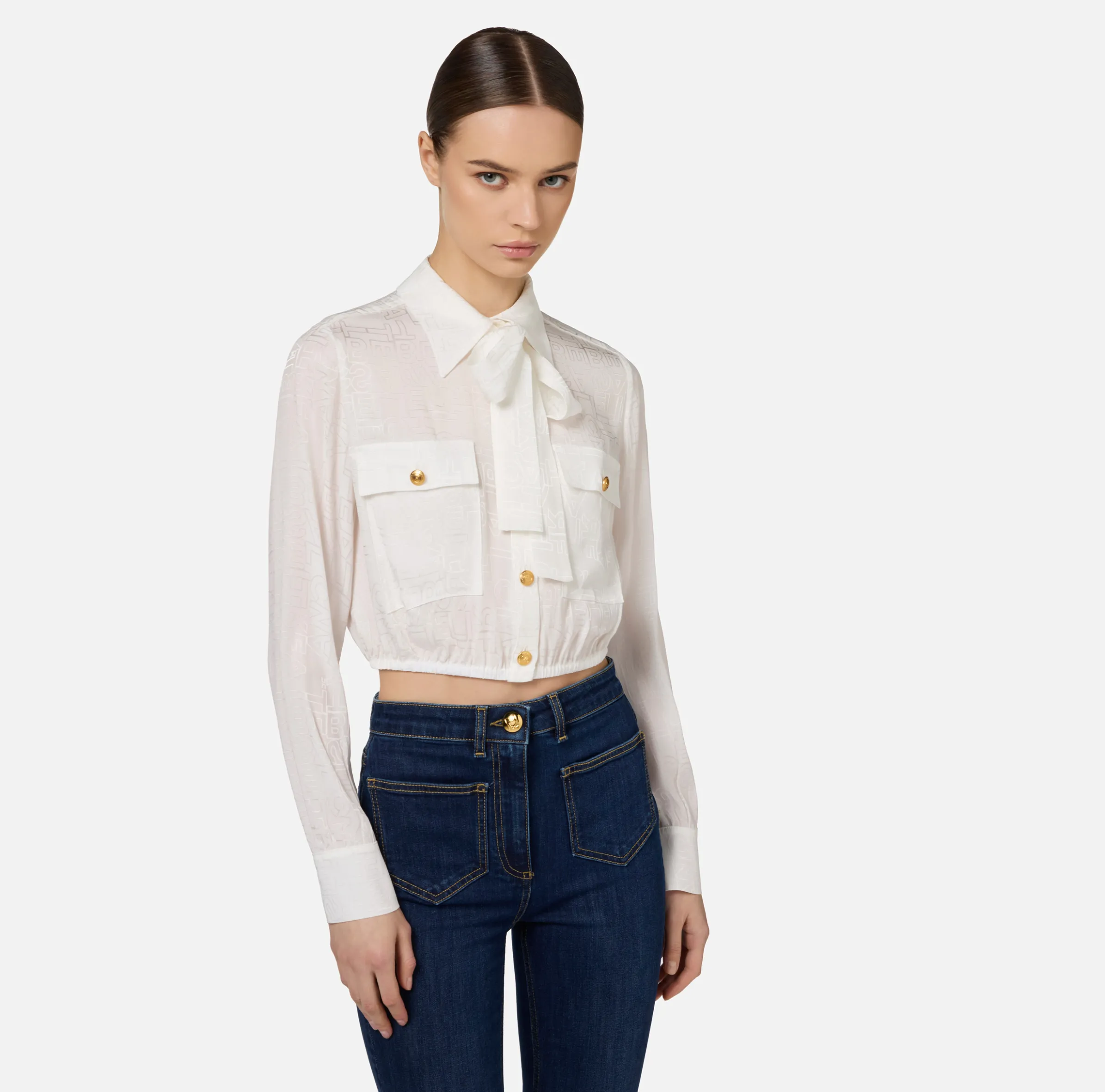 Camicia cropped in raso jacquard con foulard