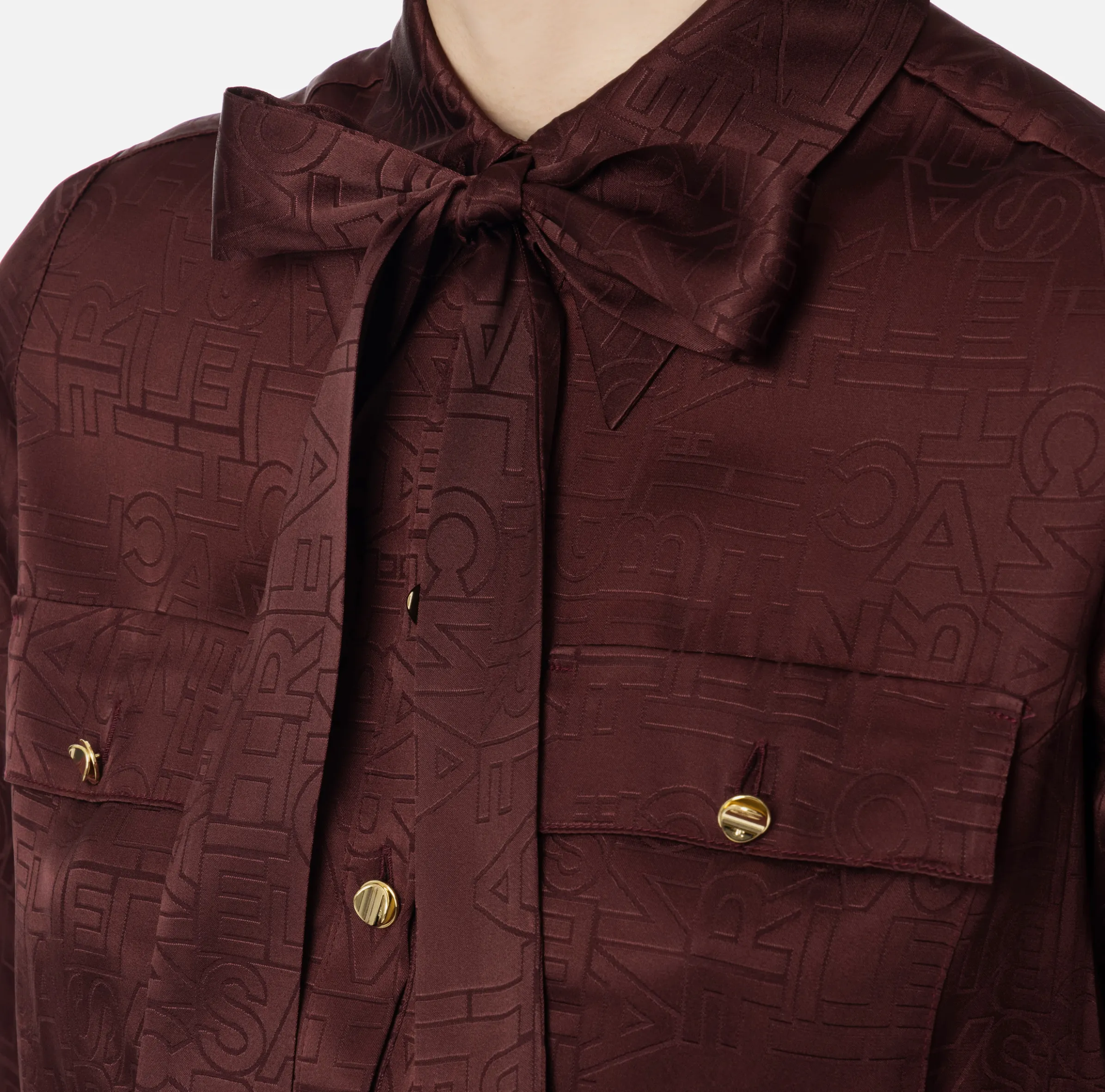 Camicia cropped in raso jacquard con foulard