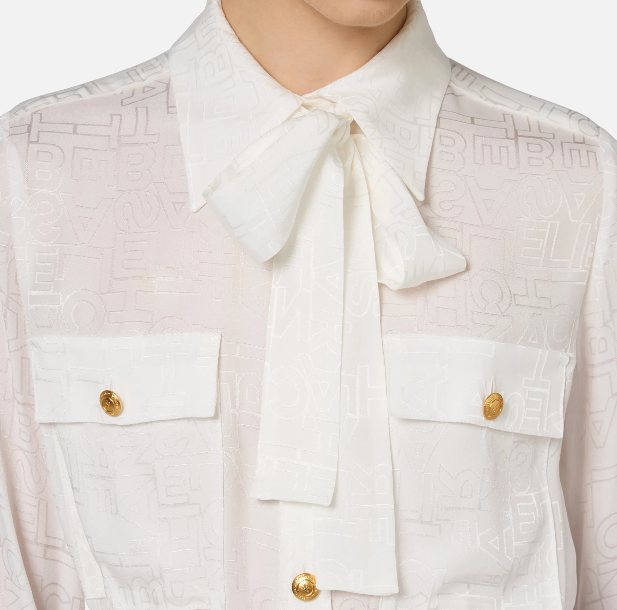 Camicia cropped in raso jacquard con foulard
