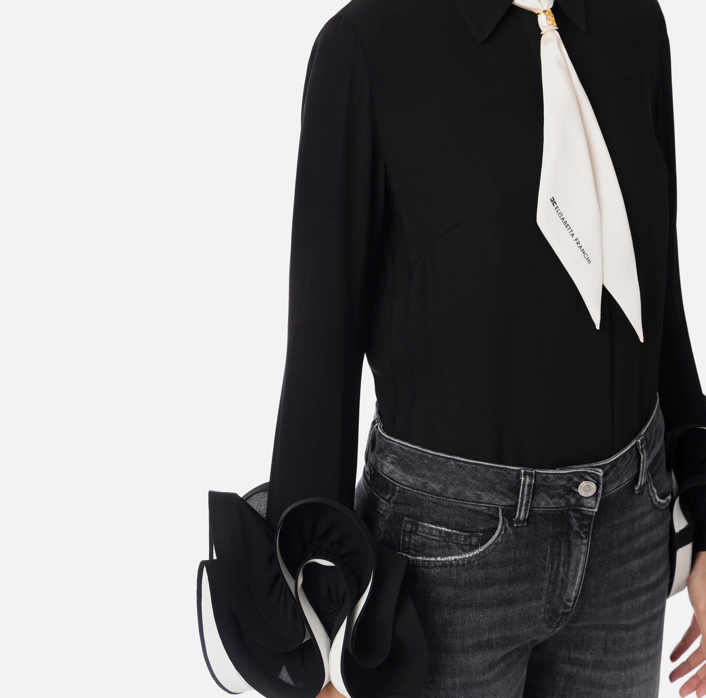 Camicia in georgette con ruches e foulard