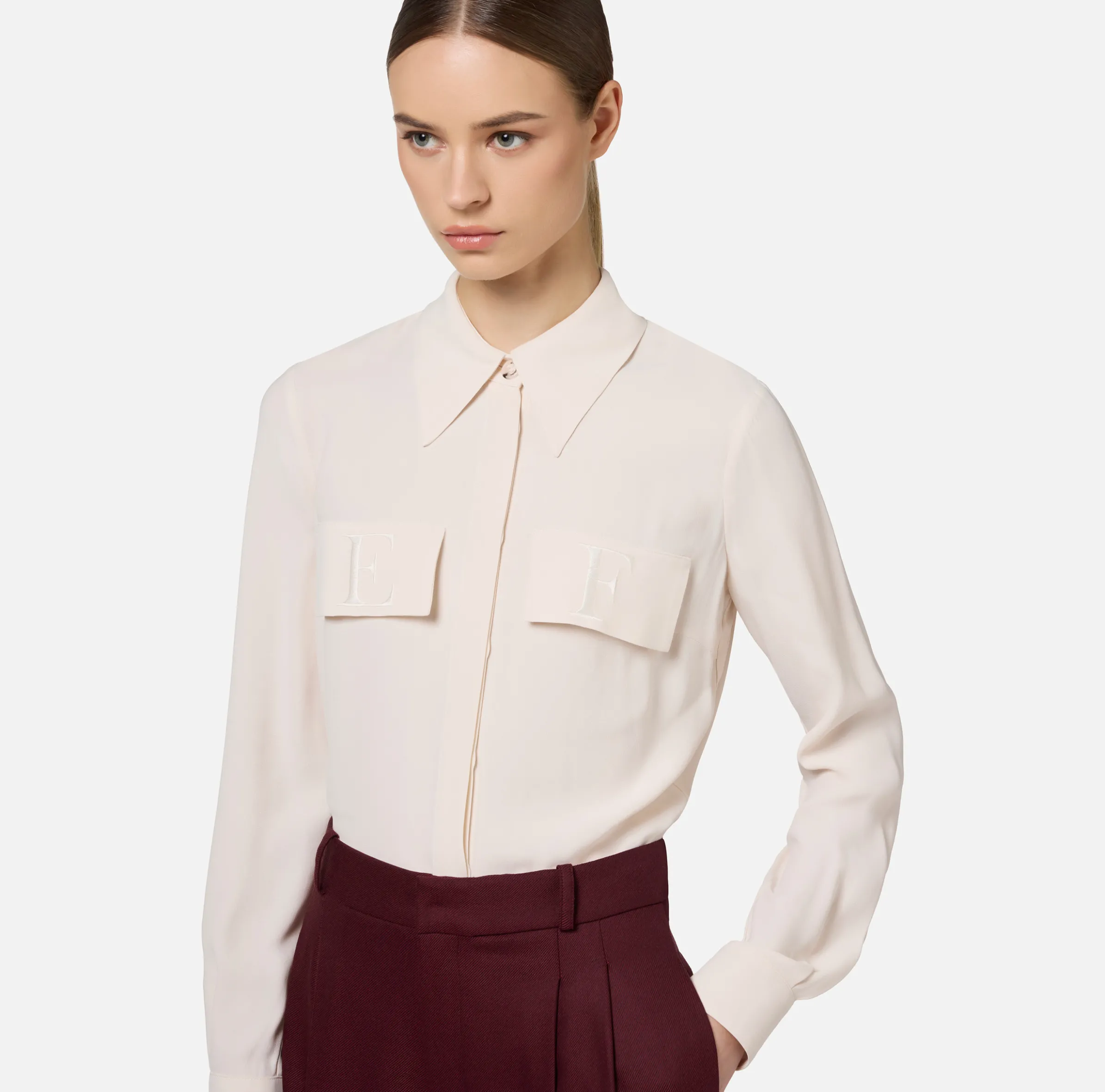 Camicia in georgette con patte ricamate