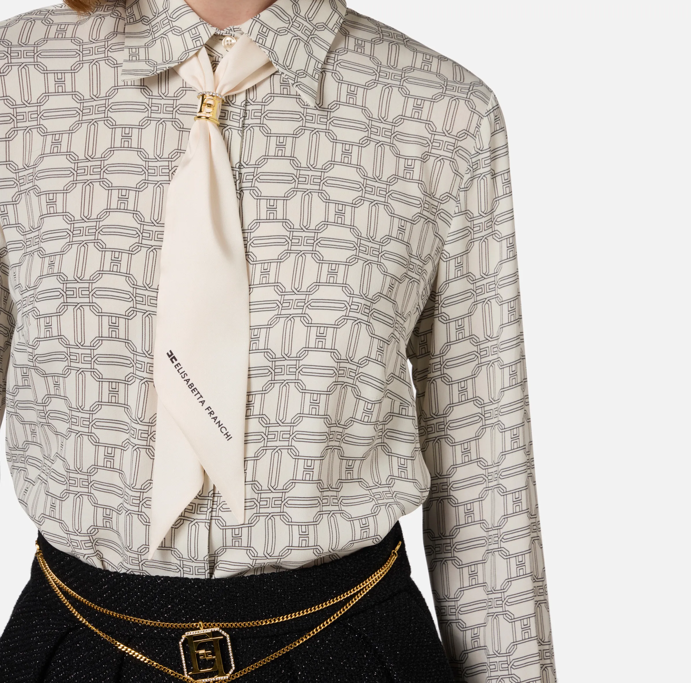 Camicia in georgette stampata con ruches e foulard