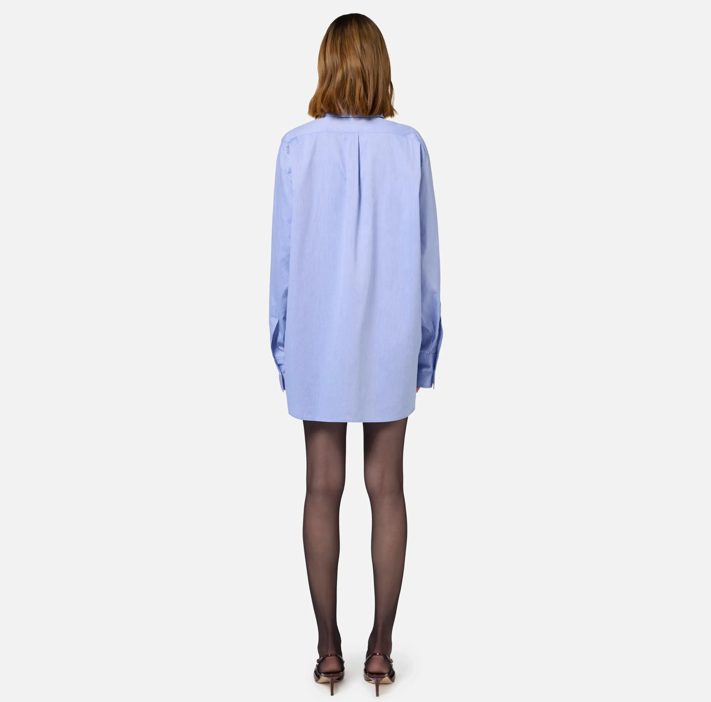Camicia in popeline con etichetta in organza ricamata