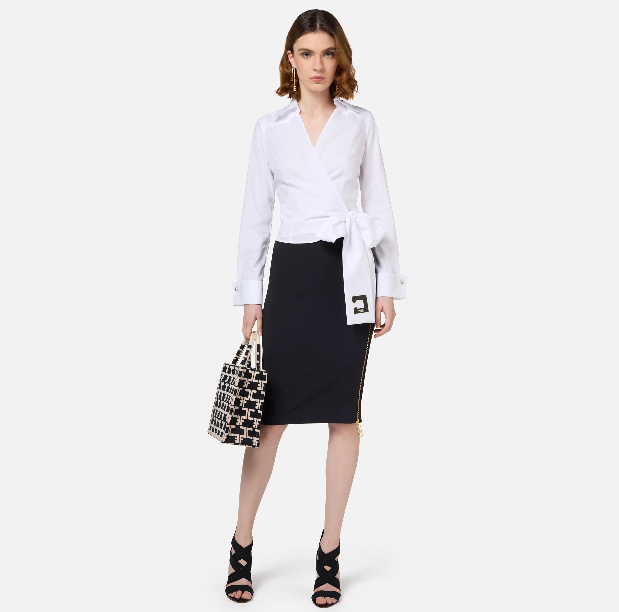 Camicia in popeline con fusciacca ricamata