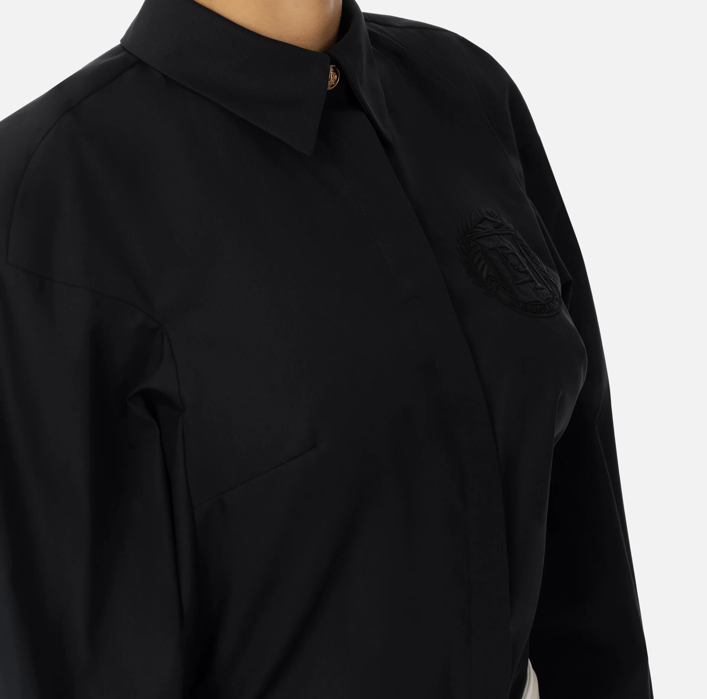 Camicia in popeline di cotone con arricciatura e stemma logo