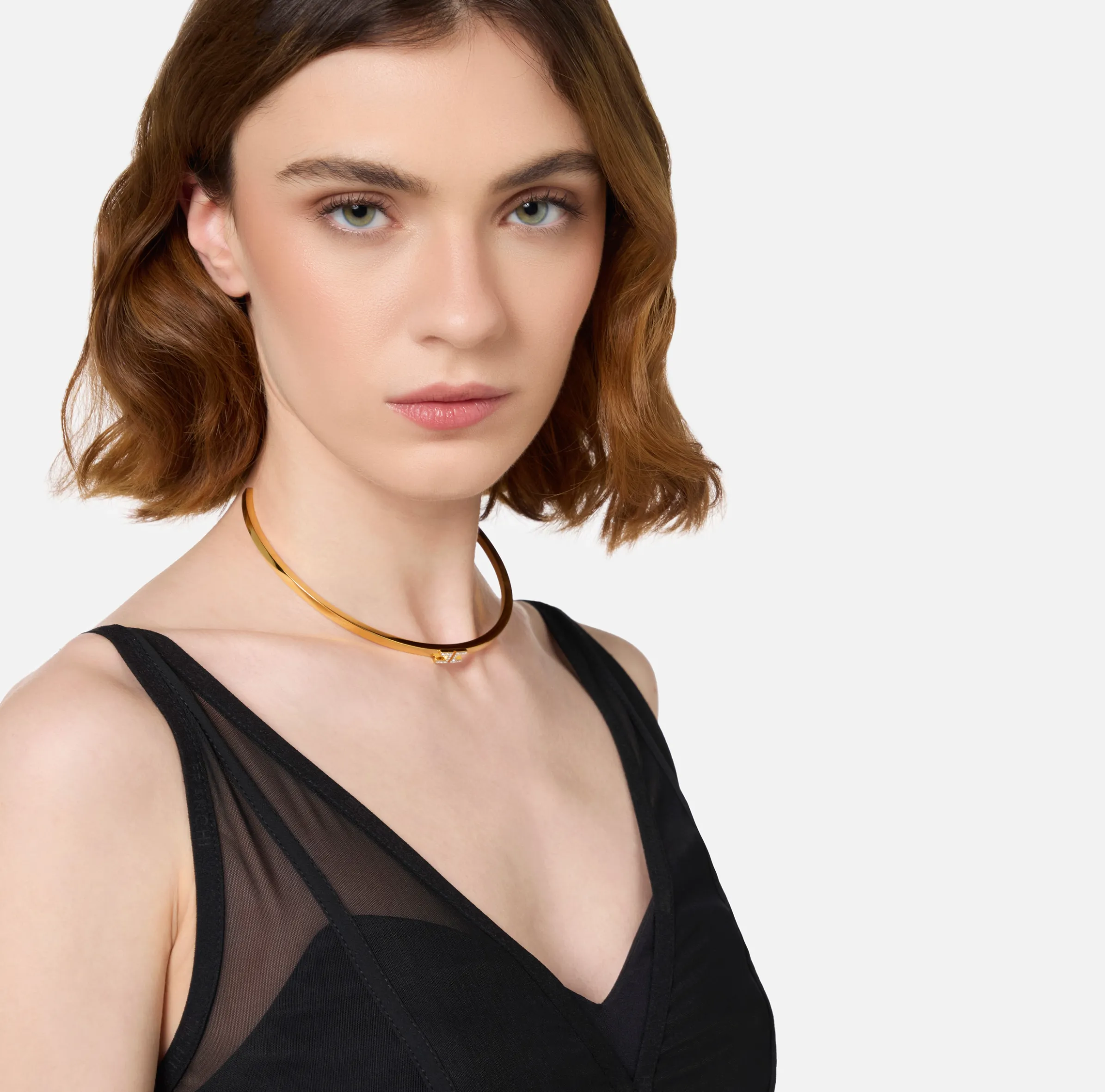 Choker rigido con logo in strass