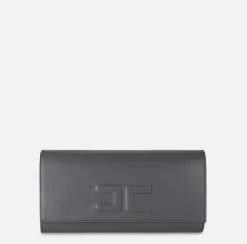 Clutch baguette in nappa con logo embossed