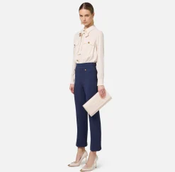 Clutch baguette in nappa con logo embossed