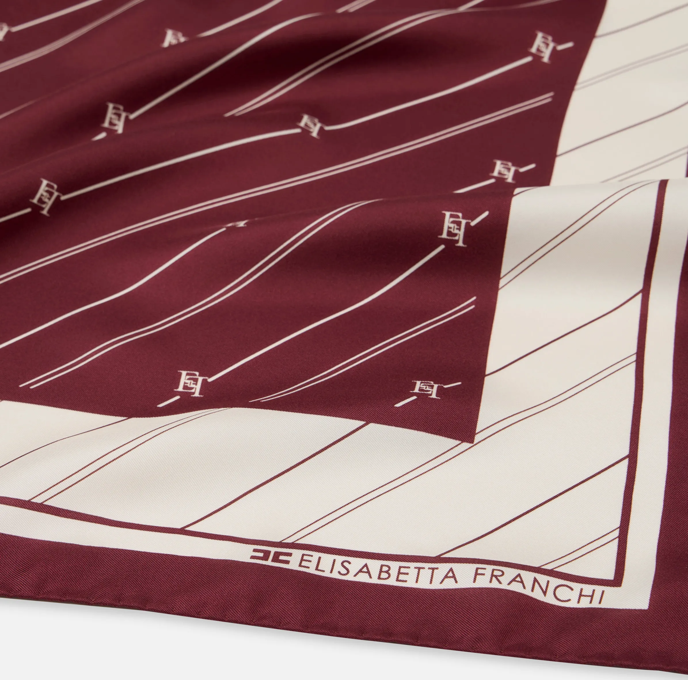 Foulard in seta con pattern righe diagonali e logo