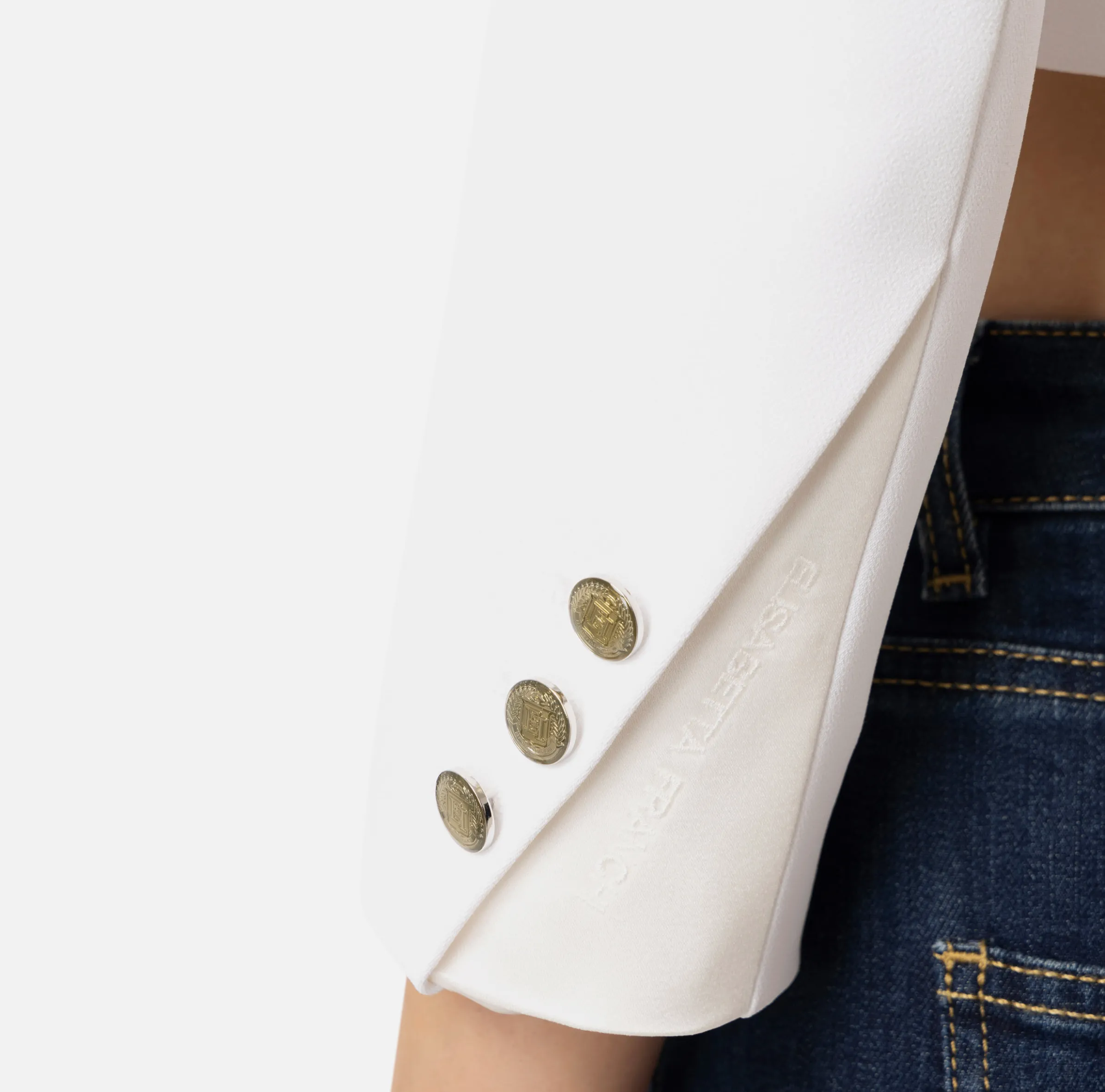 Giacca cropped in crêpe con revers in raso