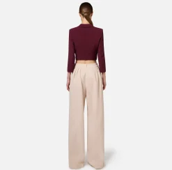 Jeans a gamba larga in cotone tinto con pinces