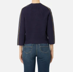Maglia cropped in viscosa con patch logo