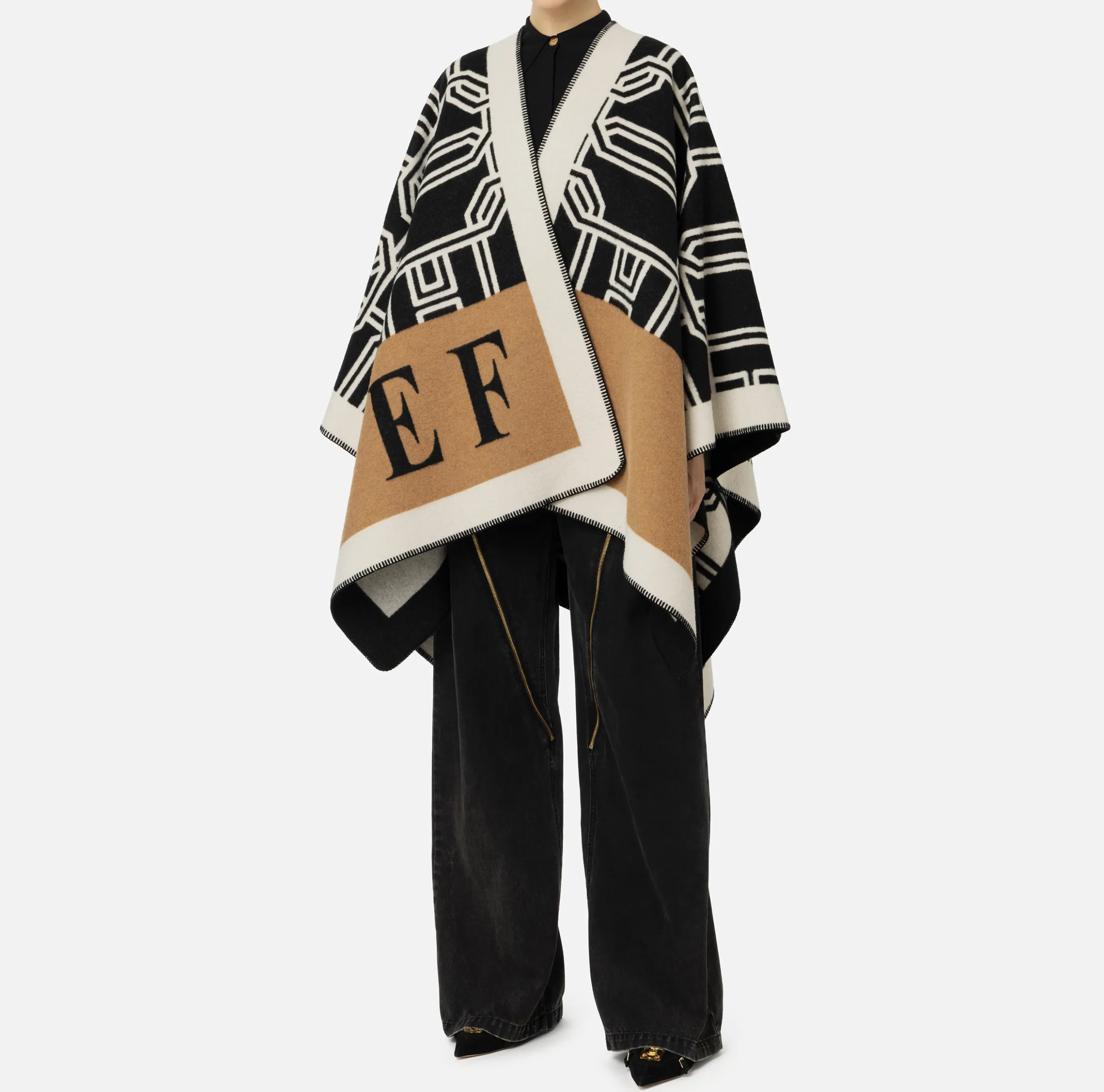 Mantella in lana jacquard con lettering