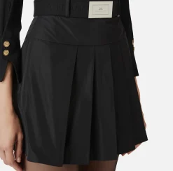 Minigonna a pieghe in nylon tecnico leggero