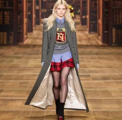 Minigonna a pieghe in tartan di lana