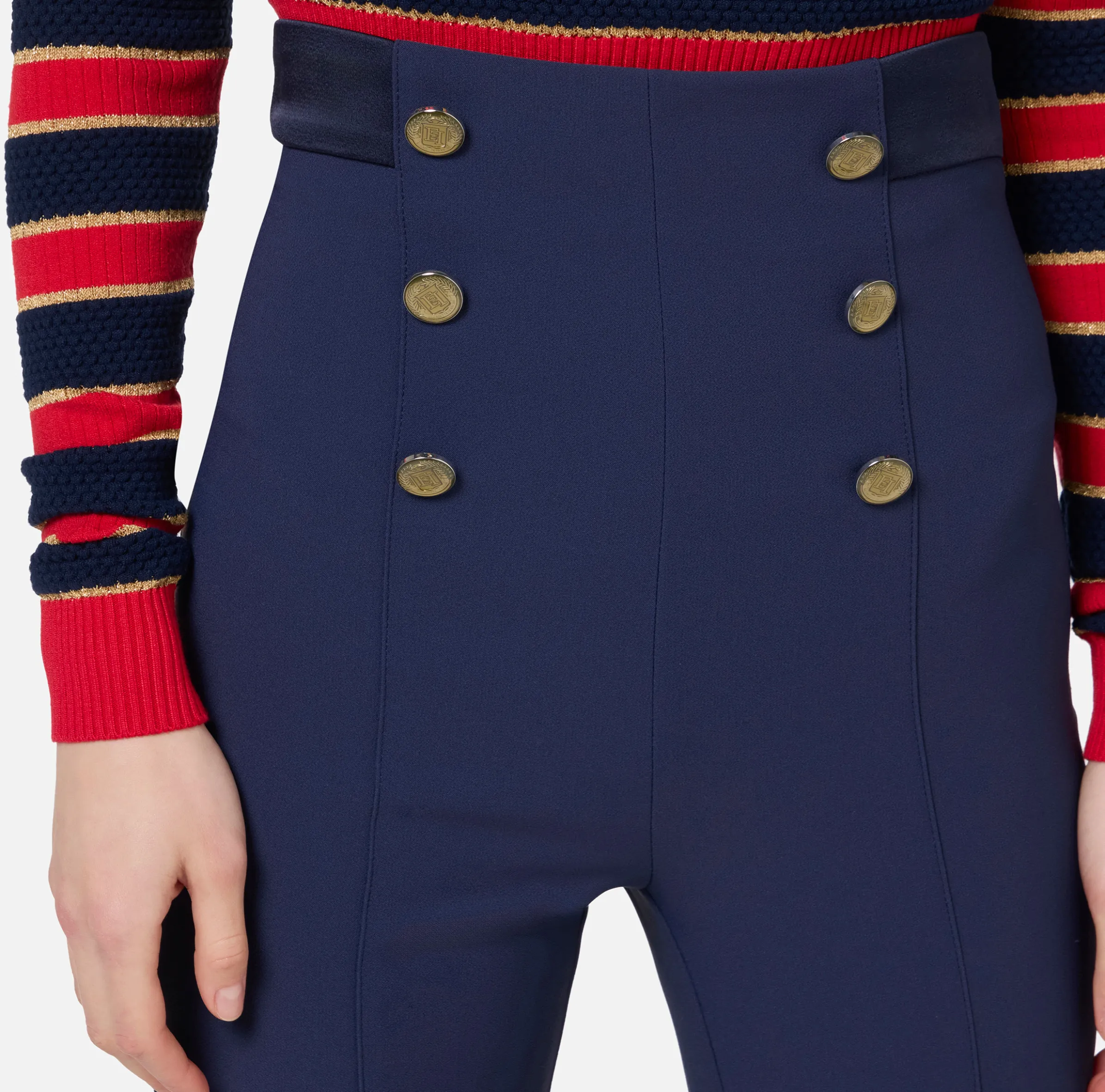 Pantalone a zampa in crêpe con fascione in raso