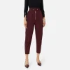 Pantalone boyfriend in nylon tecnico con elastico logato