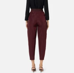 Pantalone boyfriend in nylon tecnico con elastico logato