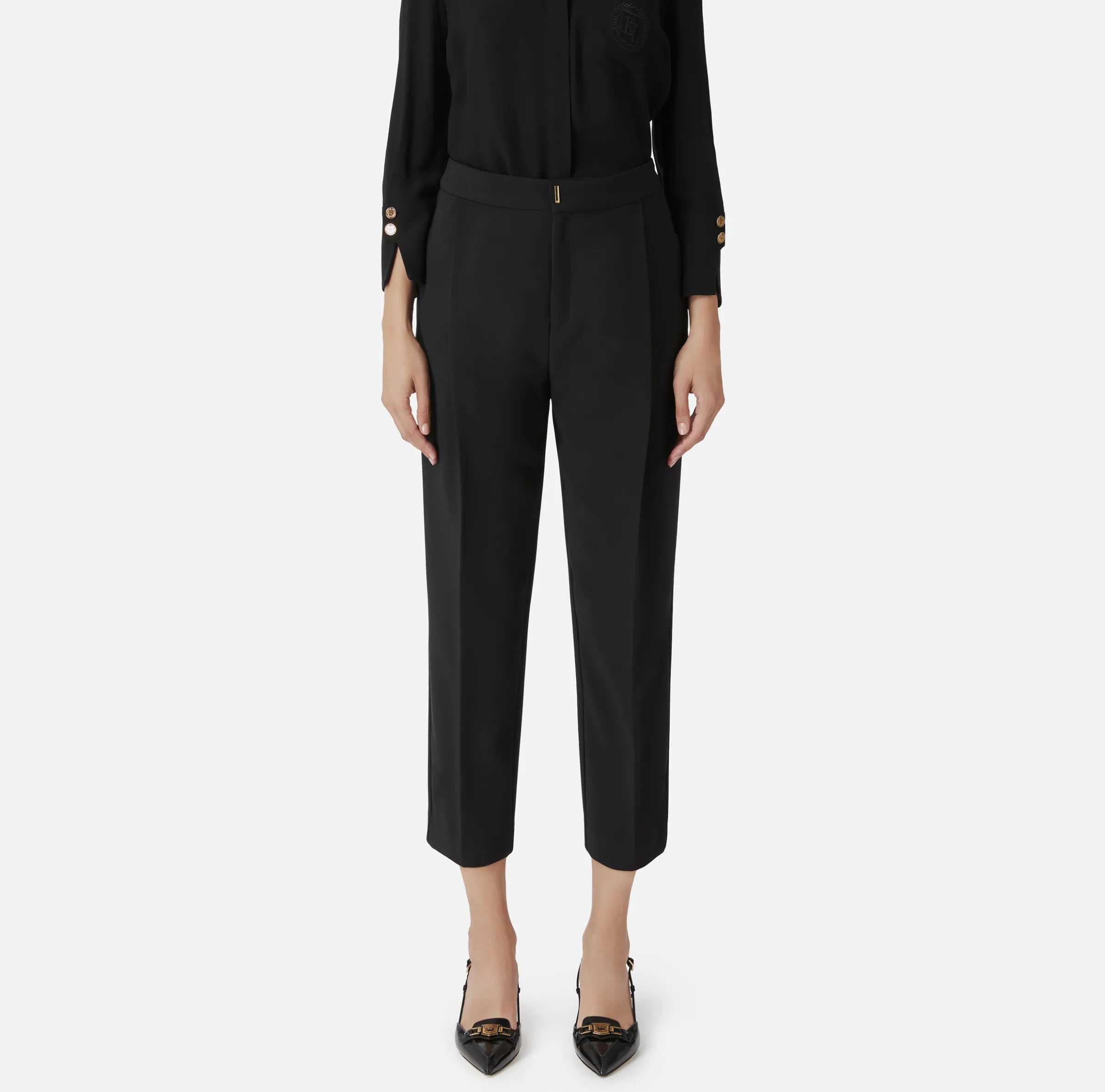Pantalone cropped in crêpe con pinces