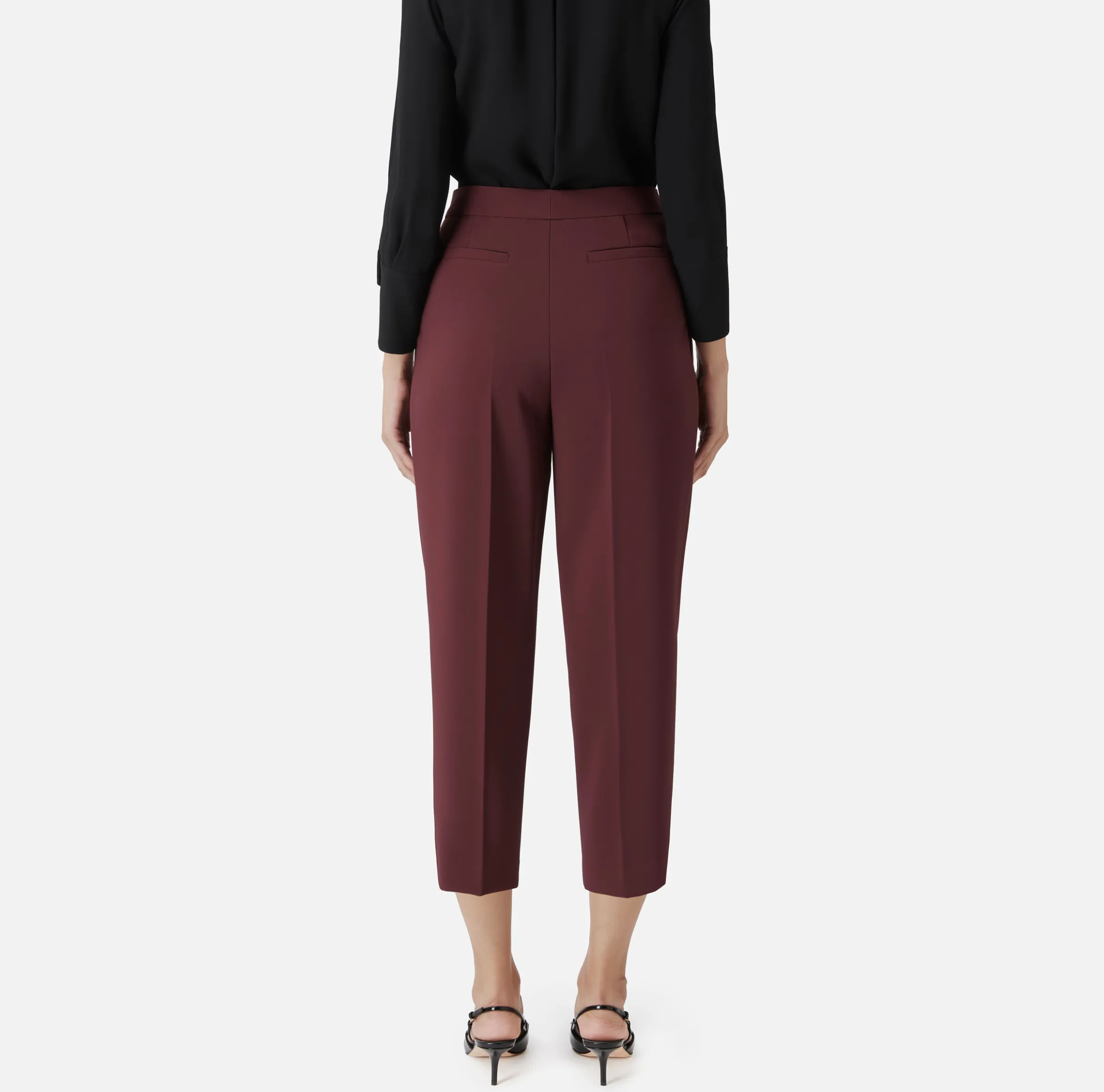 Pantalone cropped in crêpe con pinces