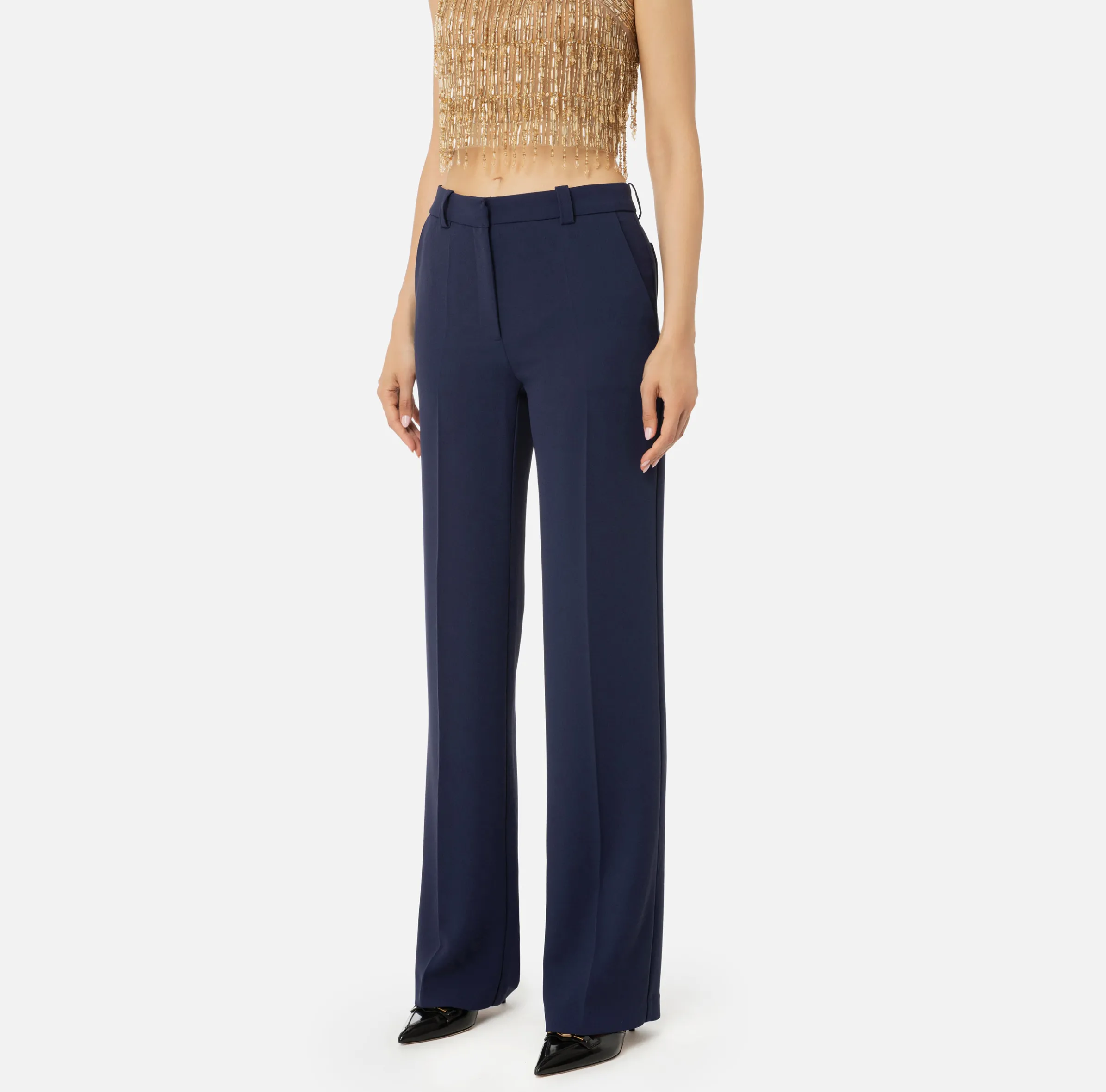 Pantalone dritto in crêpe con ricamo stemma