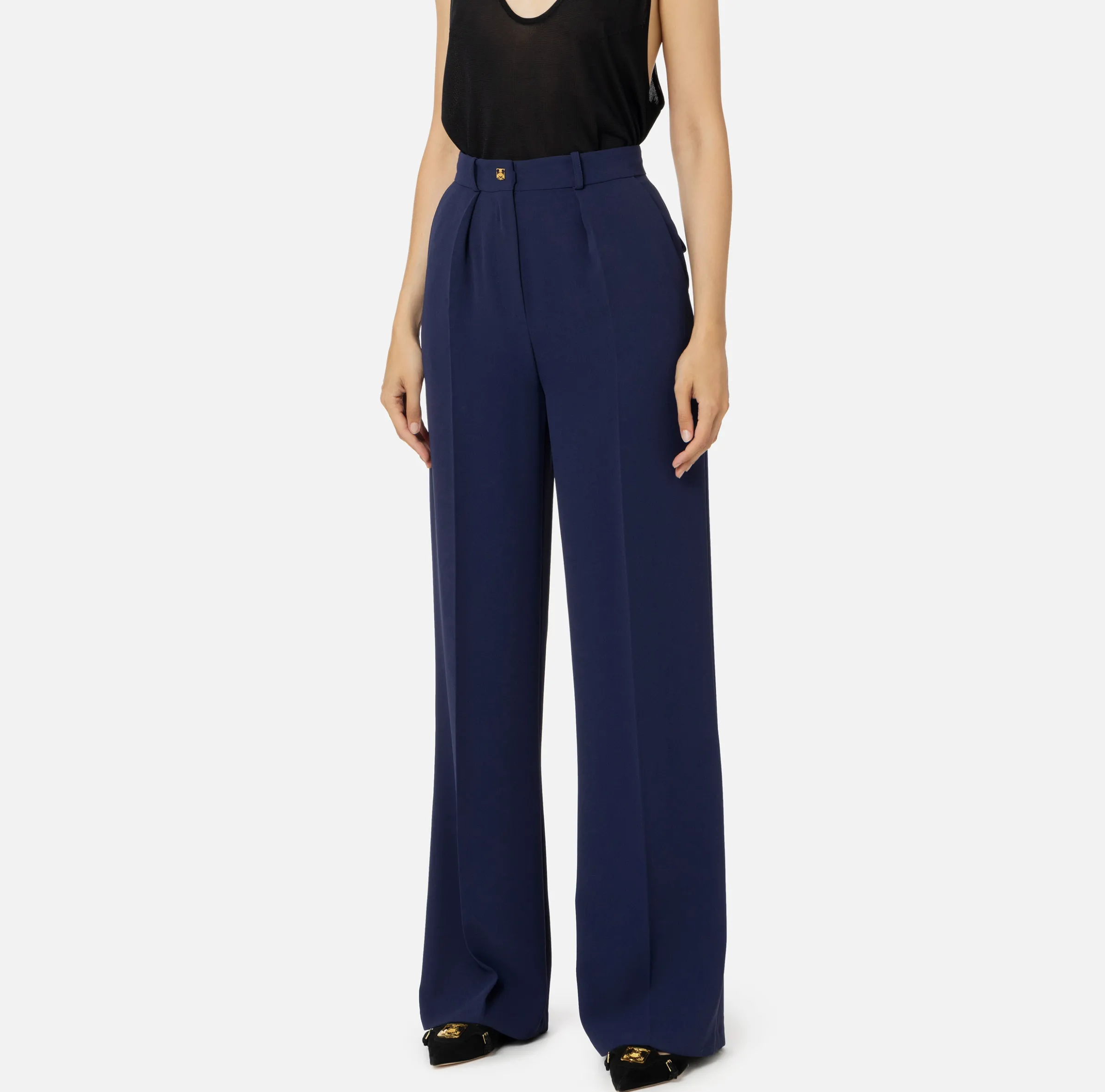 Pantalone dritto in crêpe fermo con rivetto stemma