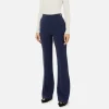 Pantalone dritto in crêpe stretch con rivetto logo