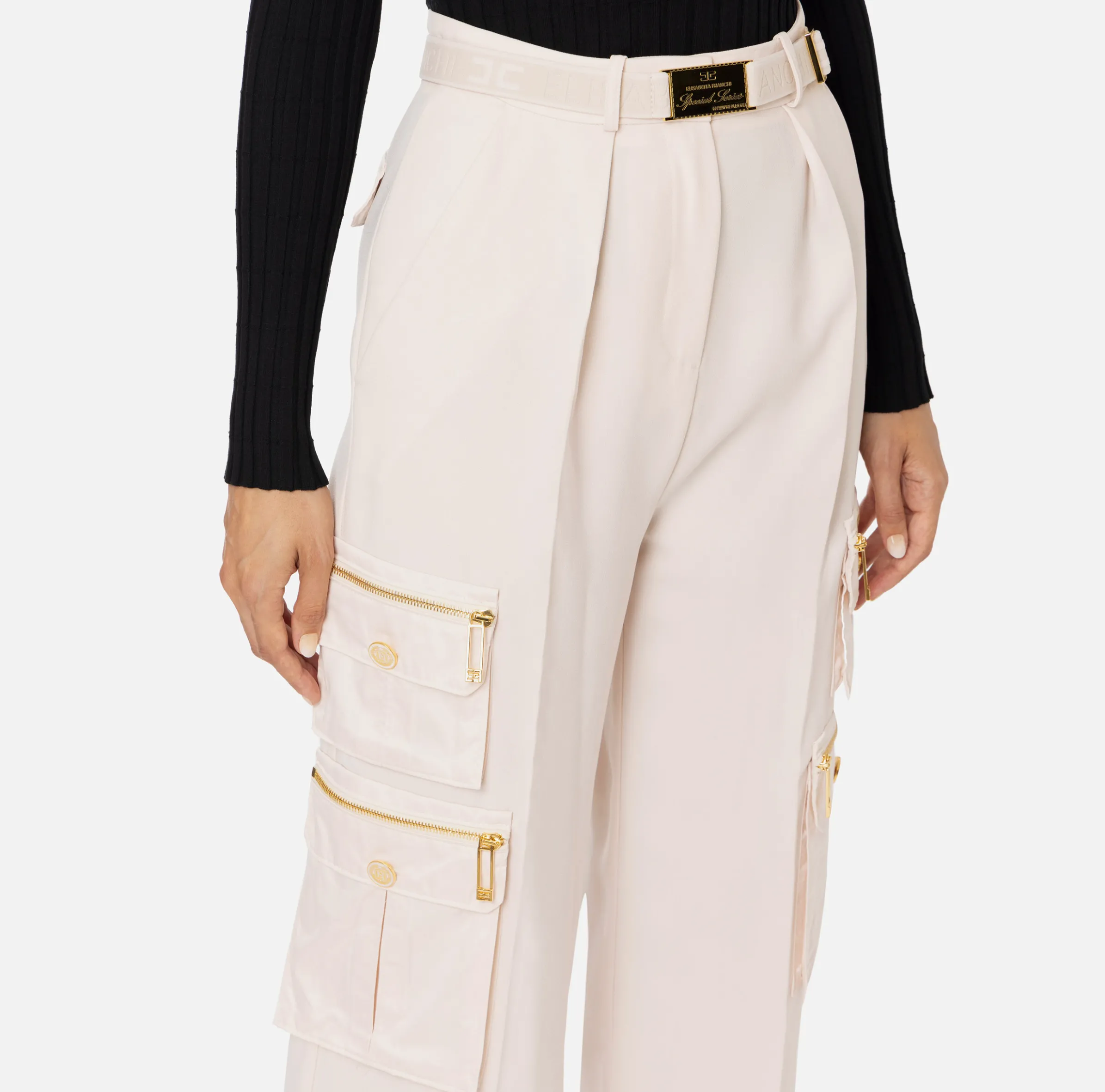 Pantalone dritto in crêpe con tasche e cintura