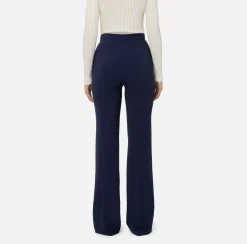 Pantalone dritto in crêpe stretch con rivetto logo
