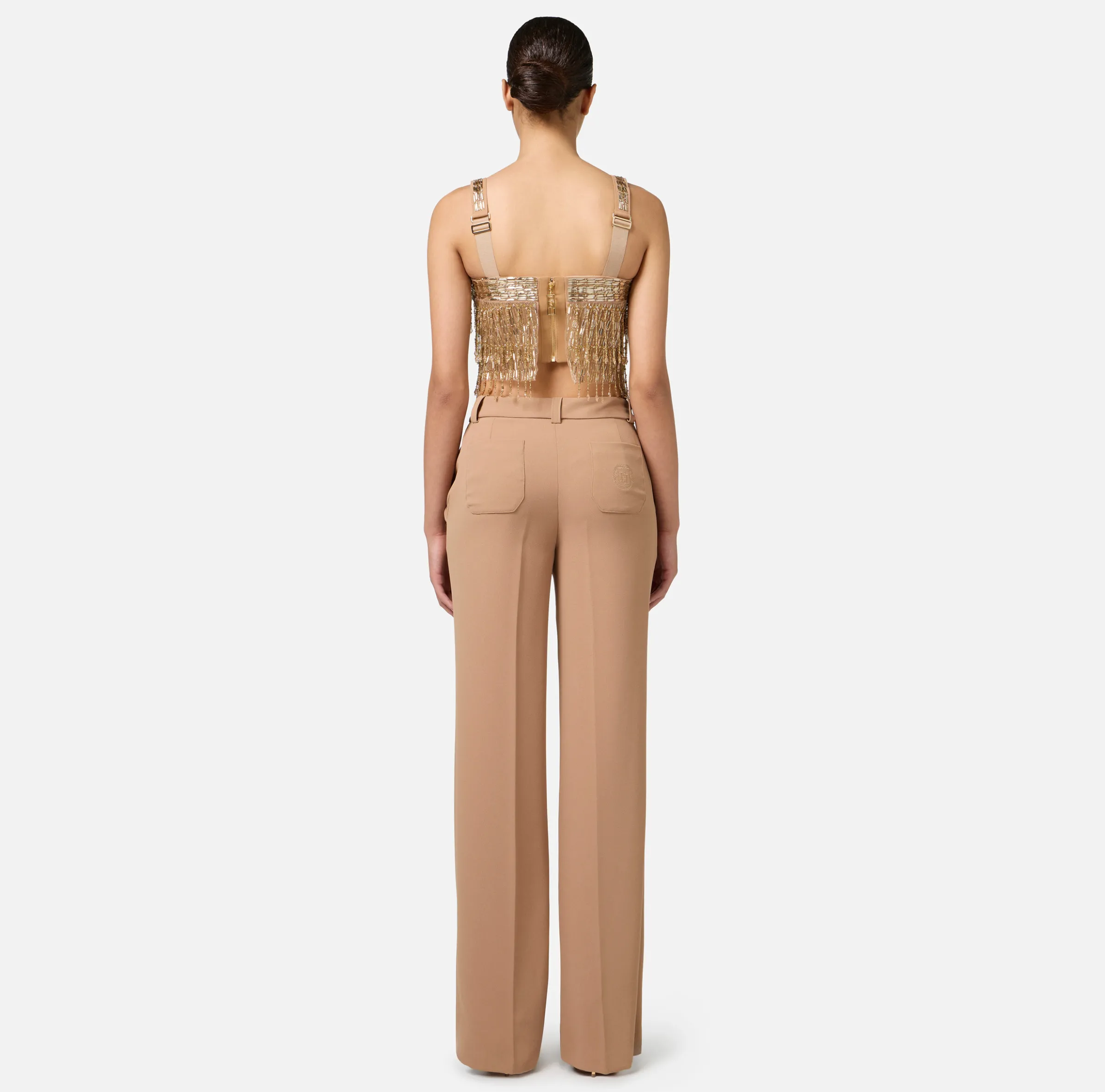 Pantalone dritto in crêpe con ricamo stemma