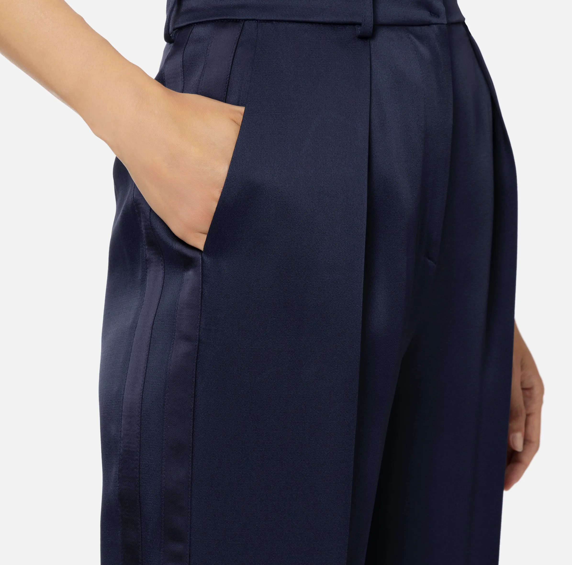 Pantalone dritto in satin con bande in raso
