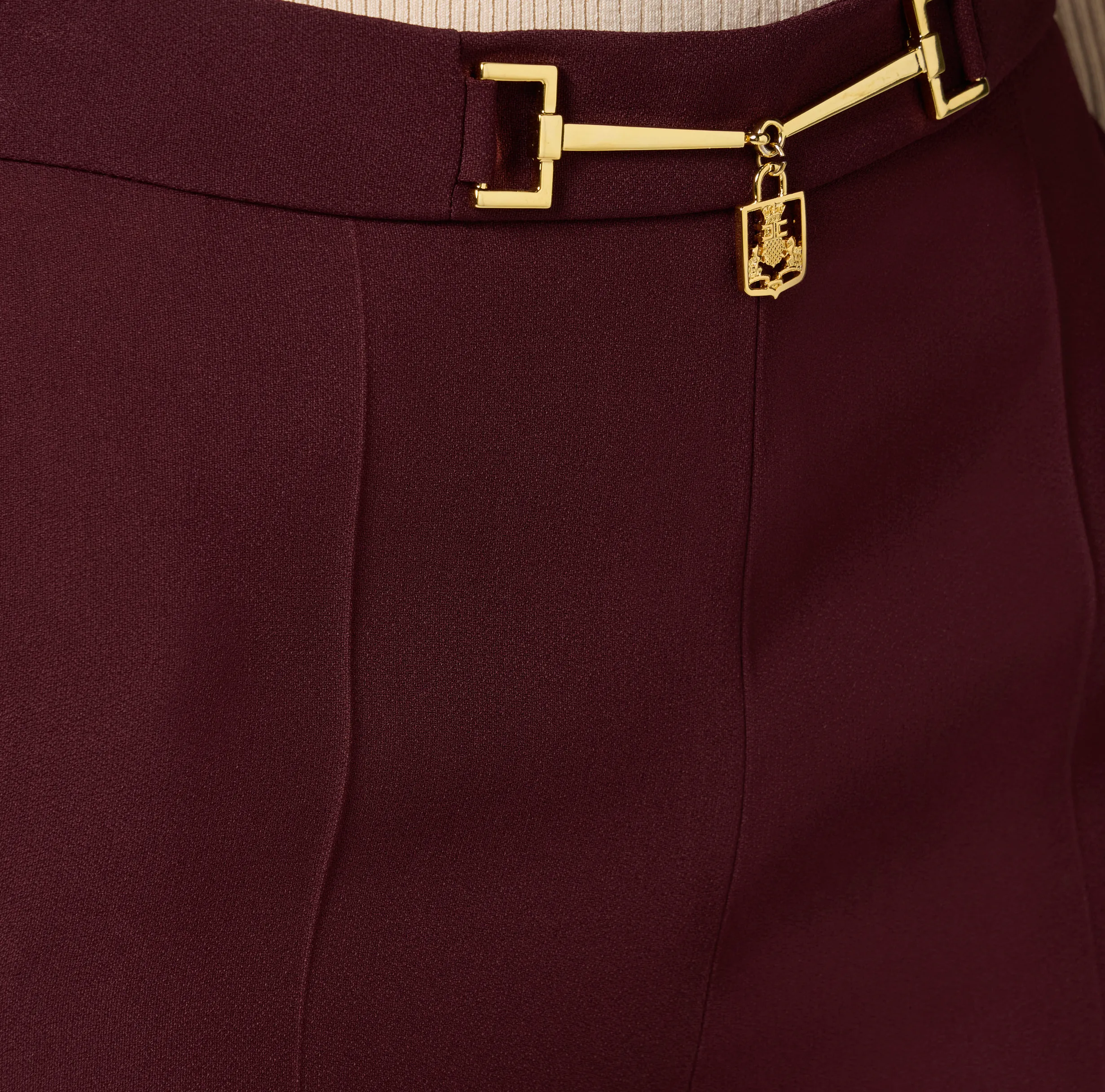 Pantalone palazzo in satin con morsetto