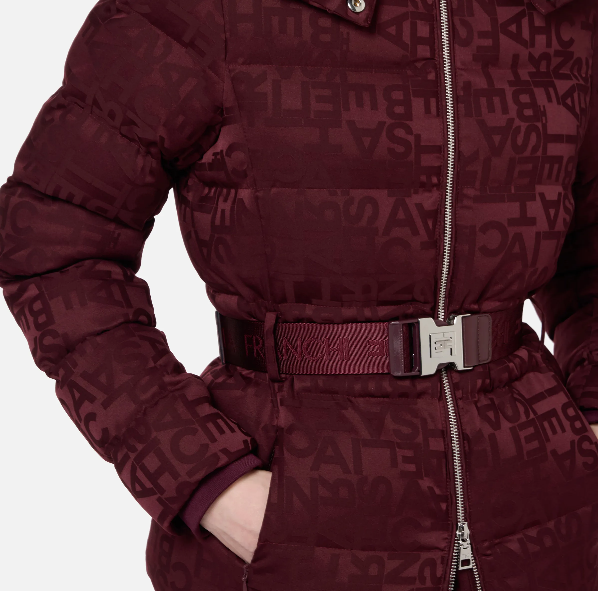 Piumino corto in nylon jacquard lettering