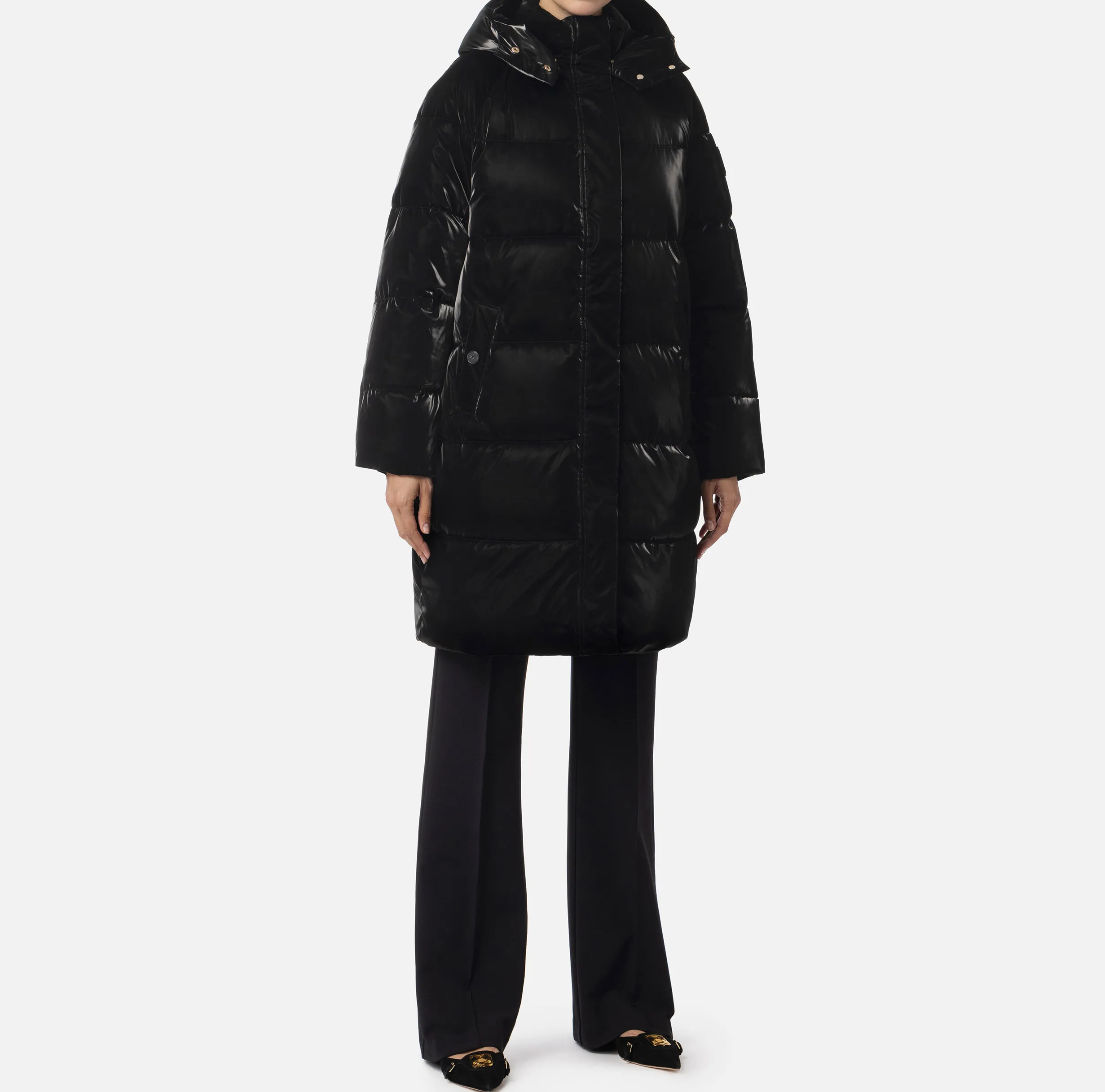 Piumino lungo in nylon satin con cappuccio