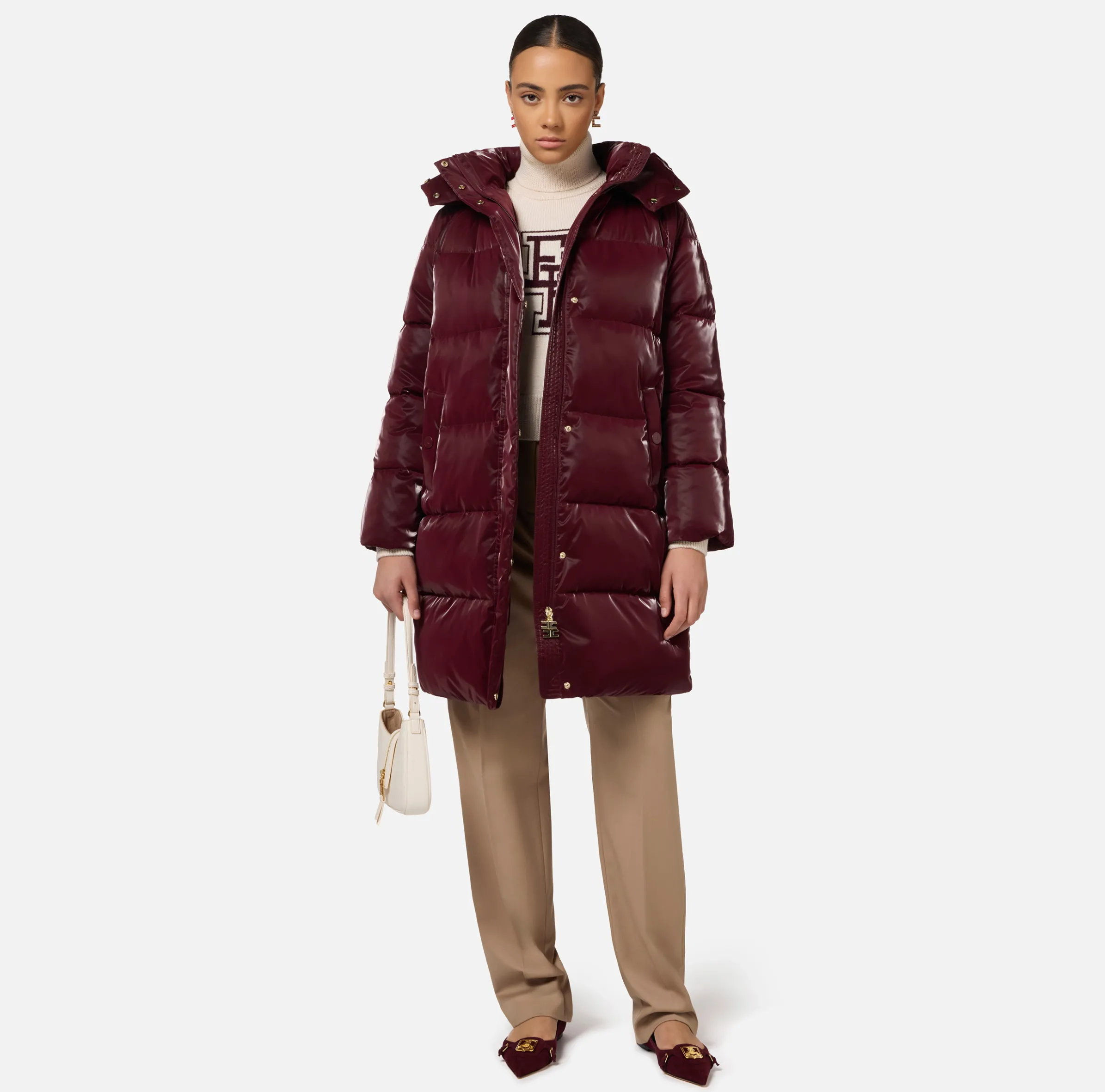 Piumino lungo in nylon satin con cappuccio