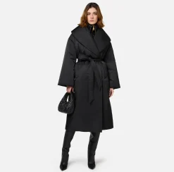 Piumino lungo in nylon satin con ampio collo