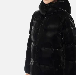 Piumino lungo in nylon satin con cappuccio