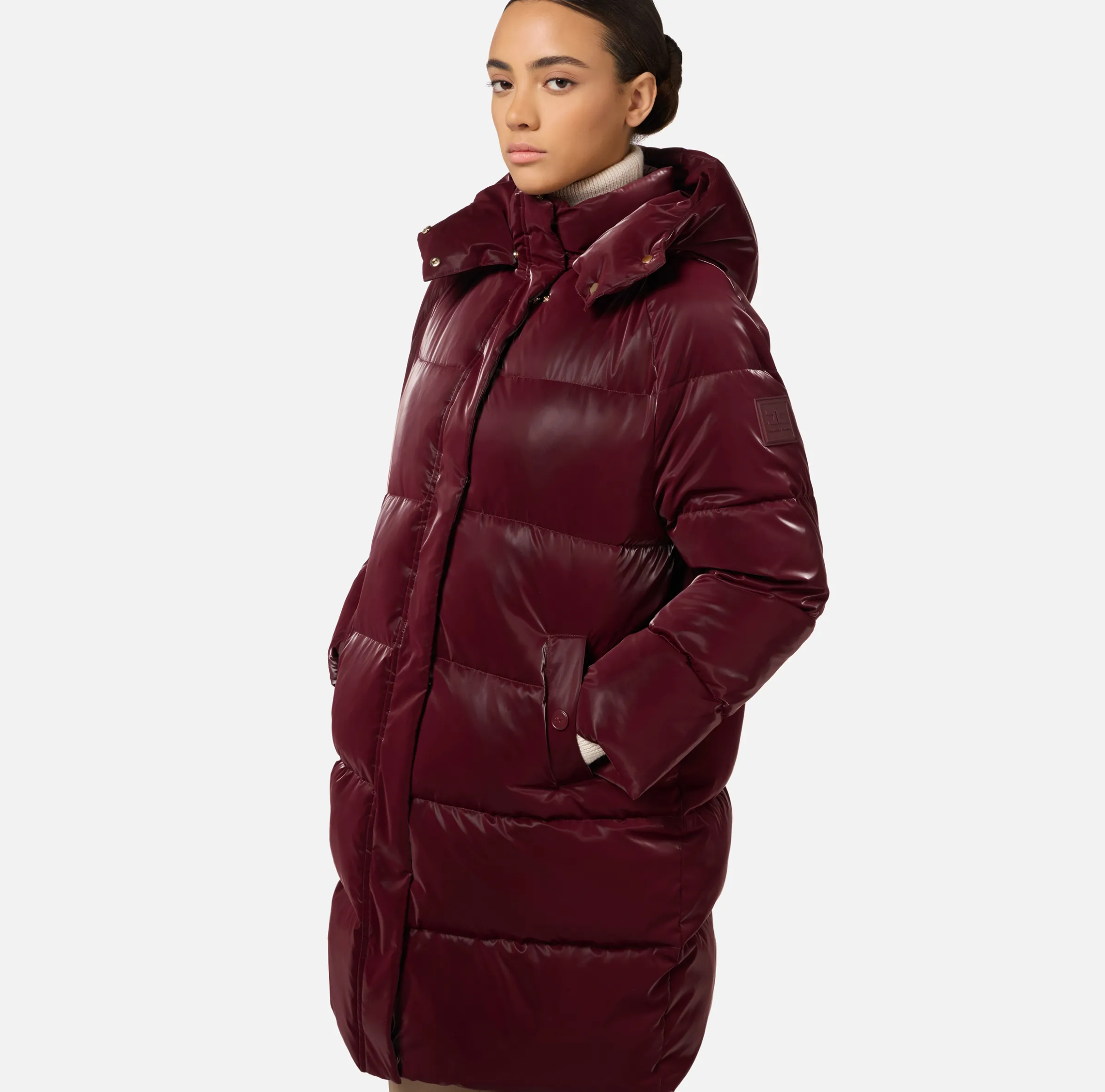 Piumino lungo in nylon satin con cappuccio